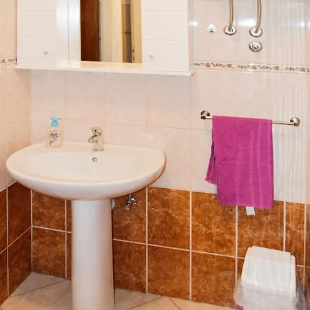 Anica Apartment *