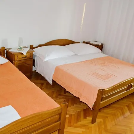 Anica * Starigrad Paklenica