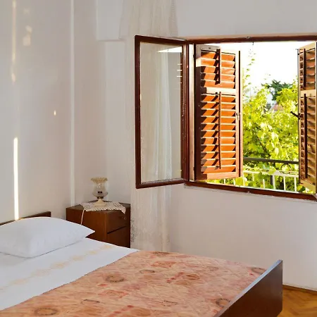 Anica Apartment *